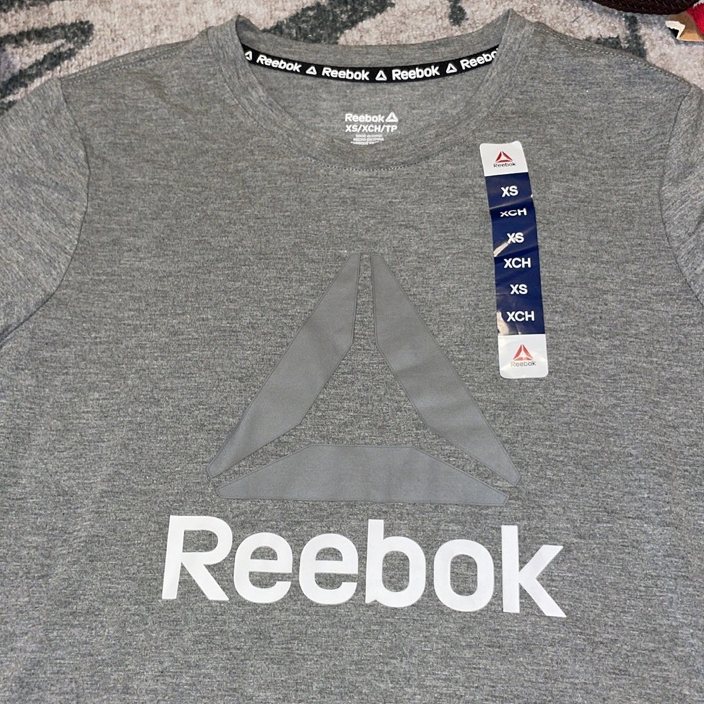 New Reebok xs tee - Picture 2 of 4